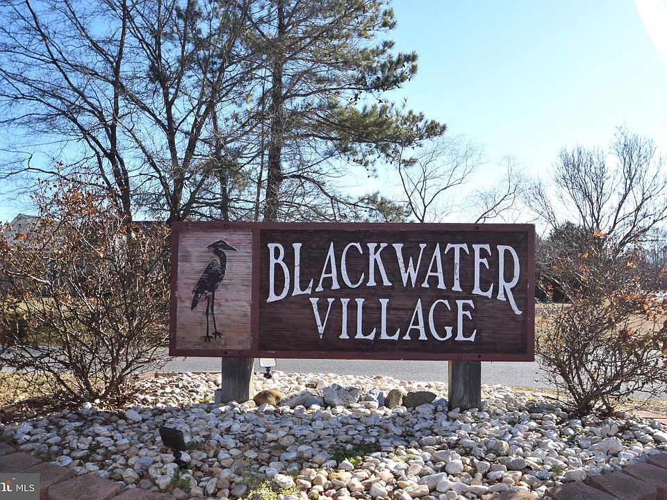 1st image of Hiawatha Blvd