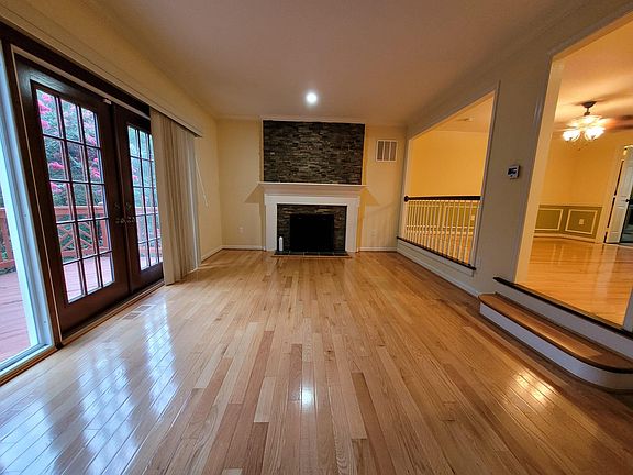 2nd image of 7341 Lewinsville Square Pl