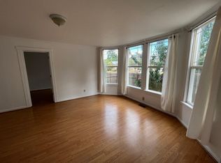 2139 42nd Ave SW #1, Seattle, WA 98116