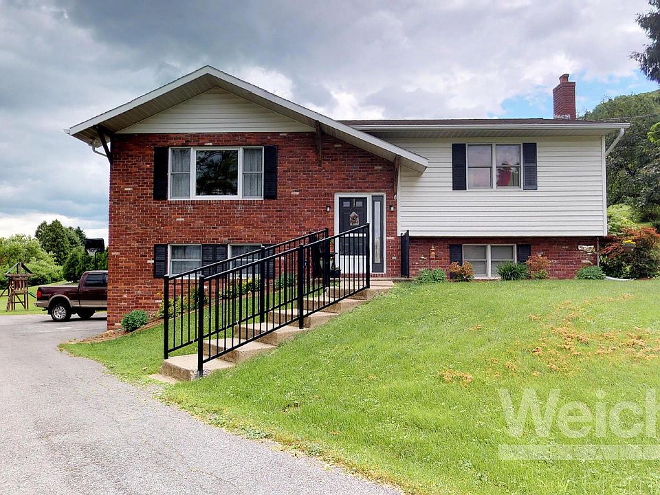 1st image of 399 Beech St S