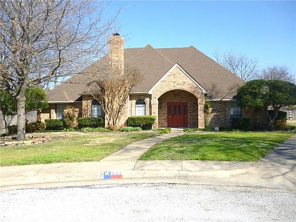 2nd image of 631 Meadowbrooke Pl