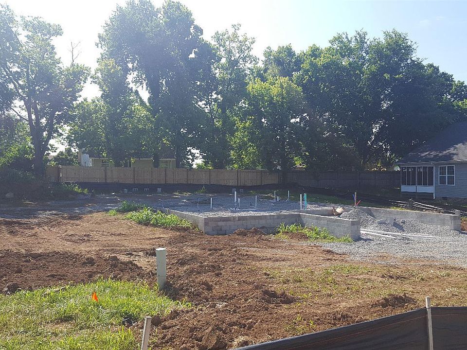 1st image of 212 Sturbridge Dr