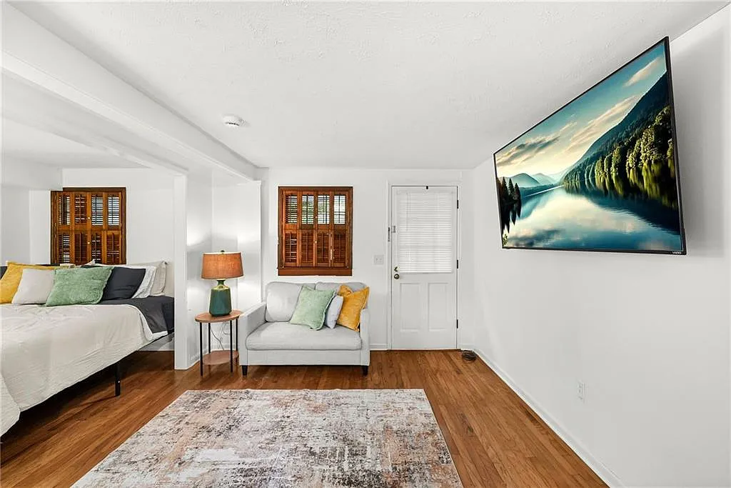 1 bed, 1.0 bath, $1,700 — Photo 3