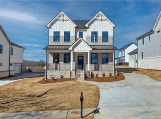 5828 Gainesville St, Flowery Branch, GA 30542