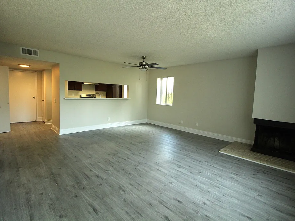 1702-1716 E G St