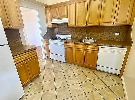 1st image of 16201 Highland Ave #3H