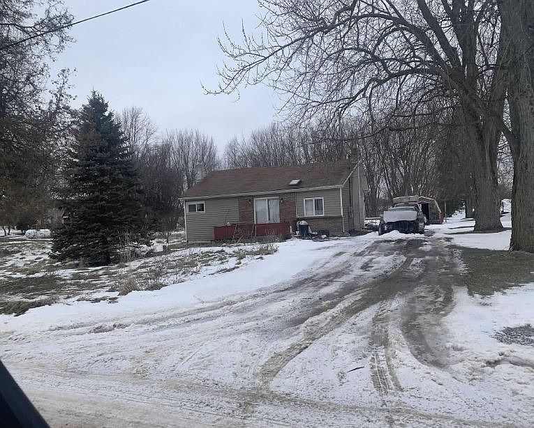 2nd image of 2732 W Saginaw Hwy