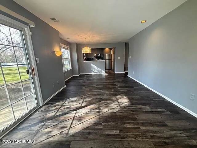 116 Wellington Ct — Photo 12