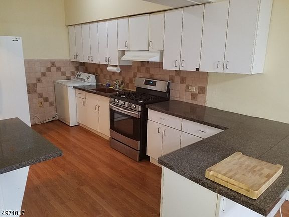 5th image of 292-298 Orange St #E