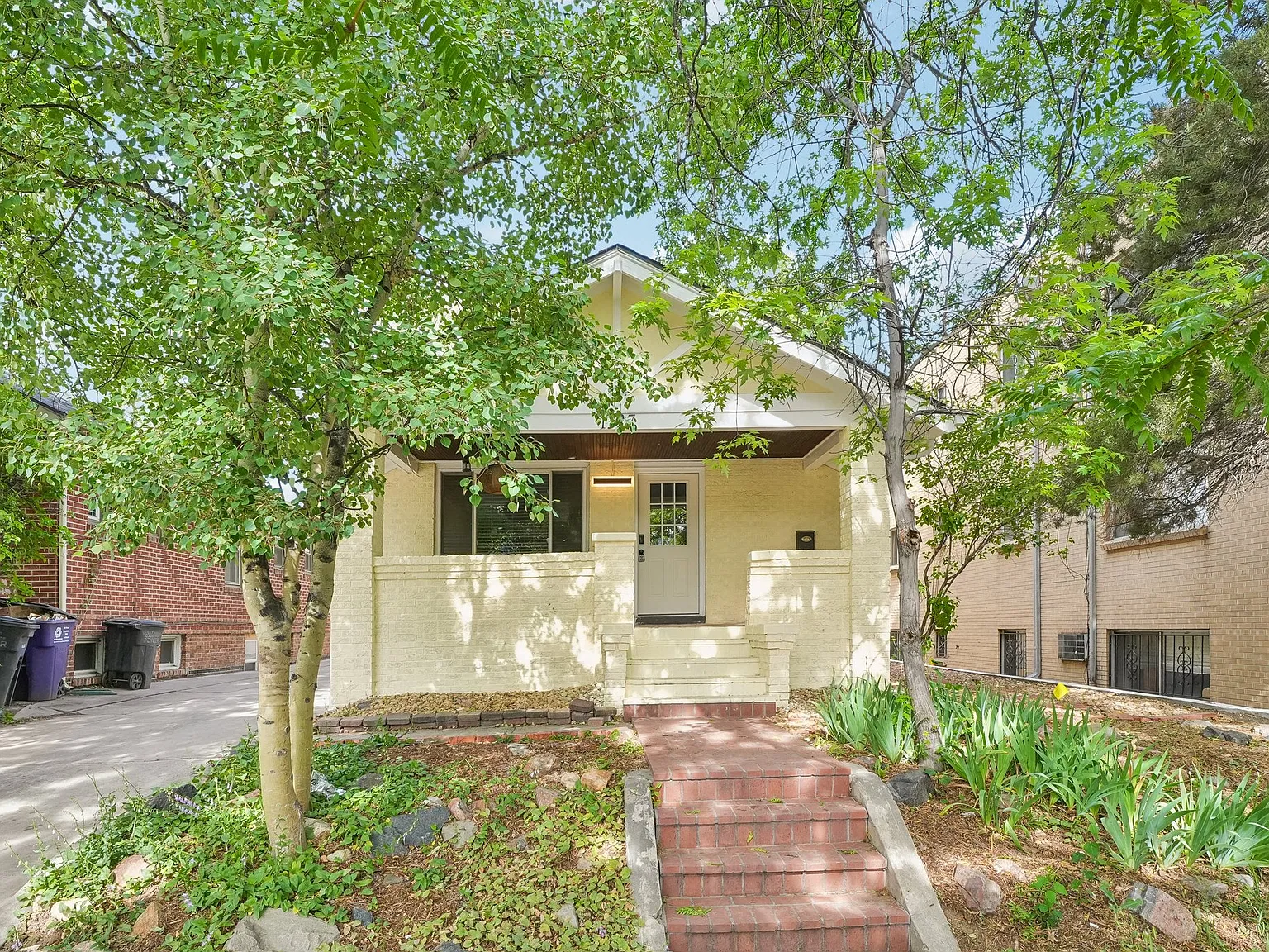 5 bed, 4450 sqft, $5,400 — Photo 1
