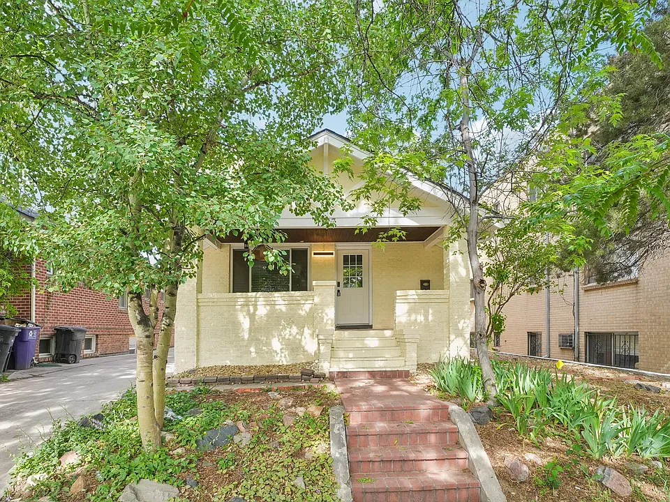 1327 Monroe St