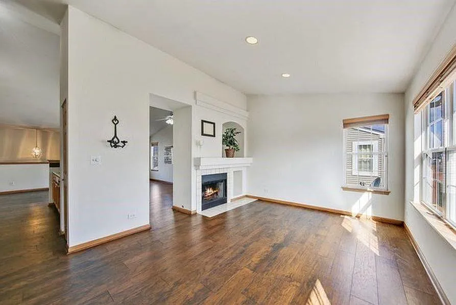 868 Genesee Dr — Photo 4