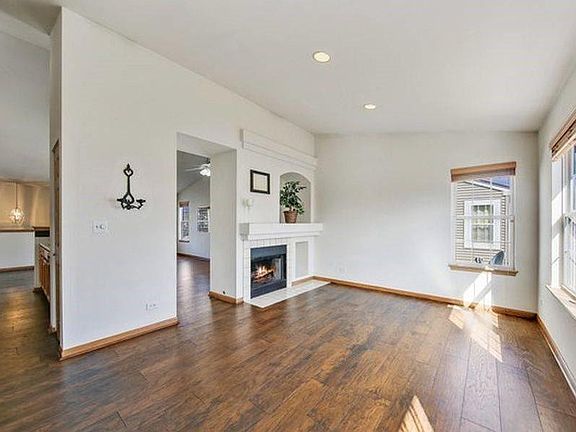 4th image of 868 Genesee Dr