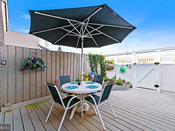 4th image of 8311 Long Beach Blvd #4