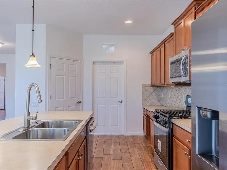 519 Cadiz Dr — Photo 7