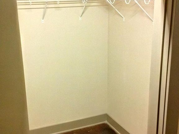 5th image of 806 Wasena Ave SW APT 113