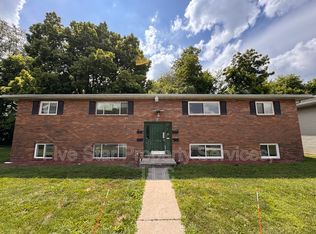 3241 S Douglas Ave BUILDING E-17, Springfield, IL 62704