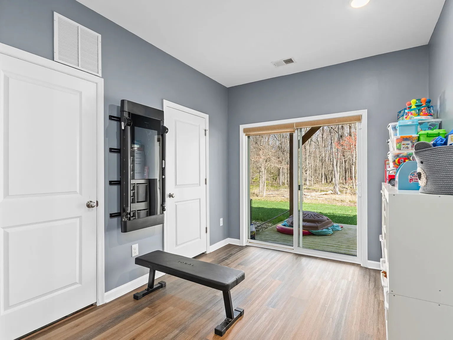 4 bed, 3.5 bath, 2457 sqft, $3,950 — Photo 2