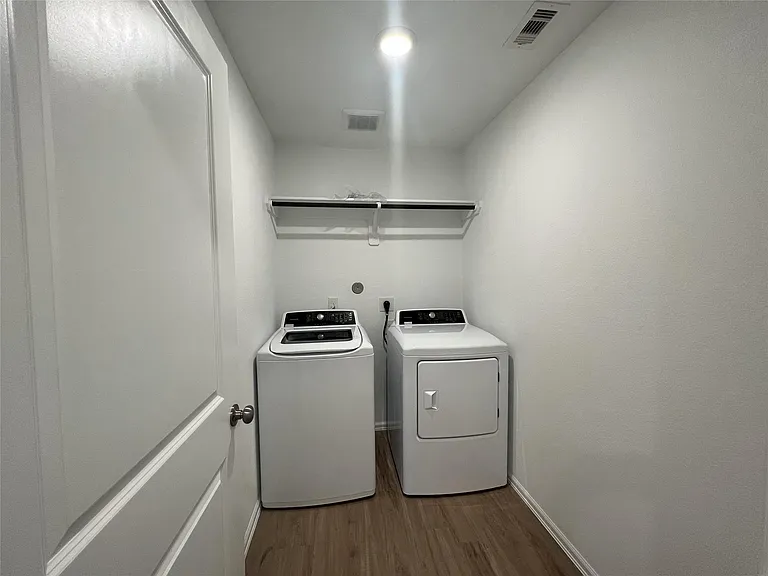 1499 Twilight Green Dr — Photo 15