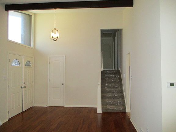 2nd image of 23048 Lakeshore Dr