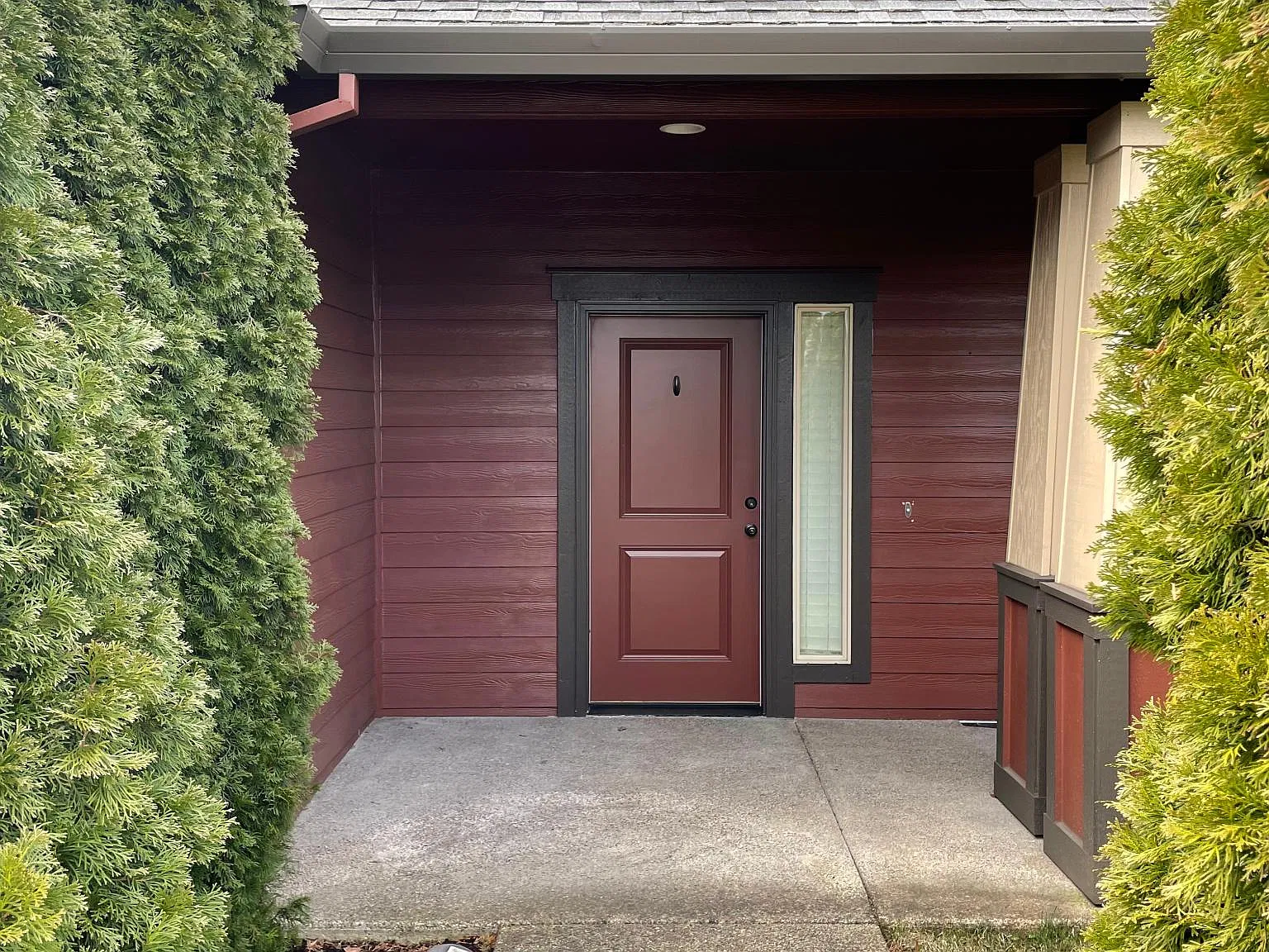 3 bed, 2.5 bath, 1689 sqft, $2,300 — Photo 2