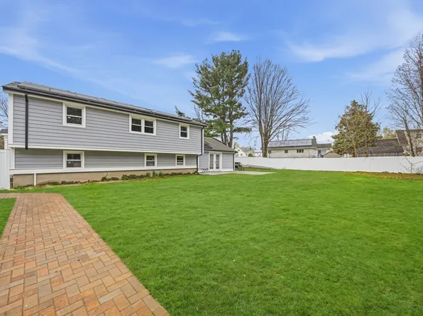 14 Lewis Rd, Randolph, MA 02368