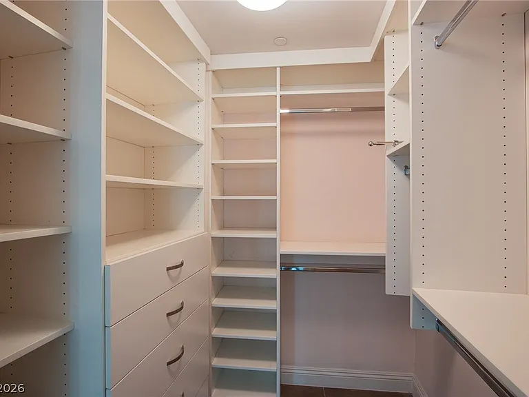 222 Karen Ave #306 — Photo 3