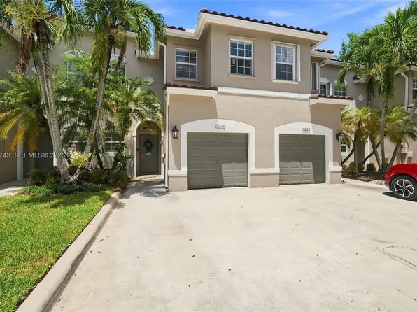 13225 NW 7th Dr, Plantation, FL 33325
