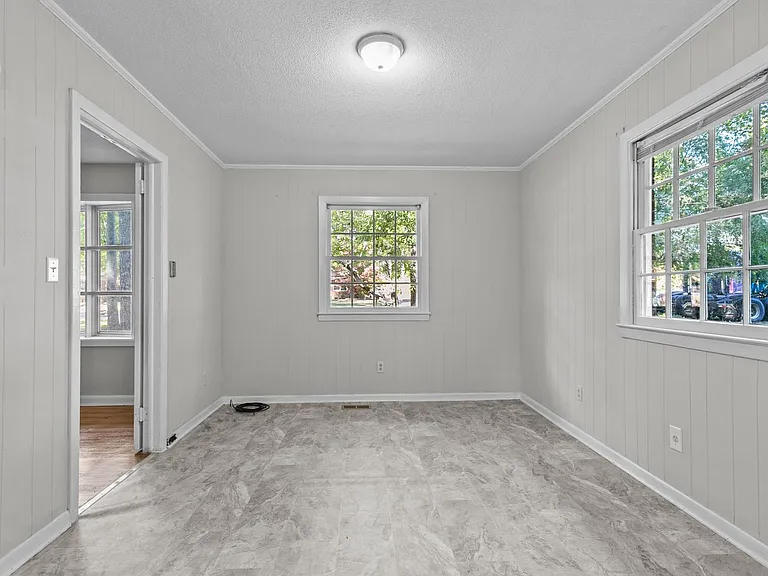 7505 Crown Ave — Photo 10