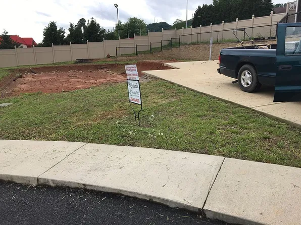 Park Blvd Cir, Rogersville, TN 37857