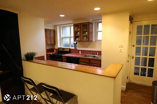 Rented by APT212 INC | media 20
