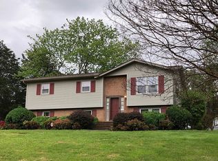 158 Powder Horn Rd, Mooresville, NC 28115