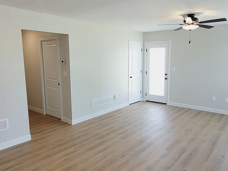 4604 Alan Ln. — Photo 5
