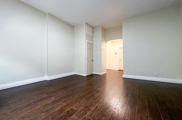 Rented by Coldwell Banker Warburg | media 2