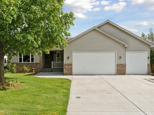 1001 Goldfinch Dr, Waconia, MN 55387
