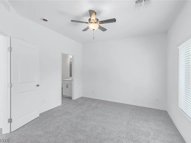 5749 Tioga Way — Photo 11