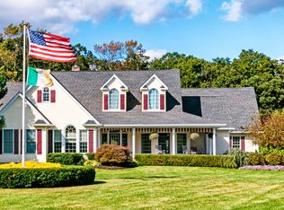 225 Merrick Rd, Farmingdale, NJ 07727