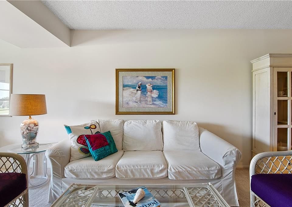 1st image of 8 Plantation Dr APT 201