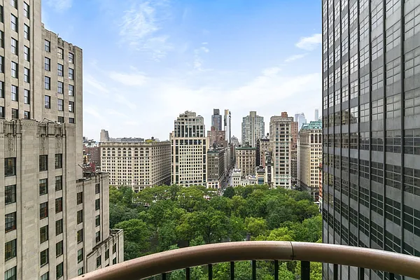 Rented by Compass | media 21