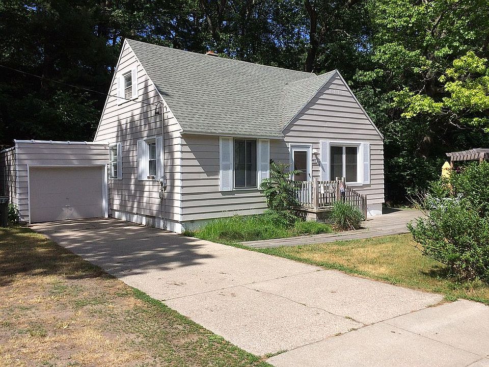 1st image of 3300 Lakeshore Dr