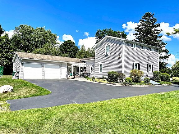 Garage, patio, pergola