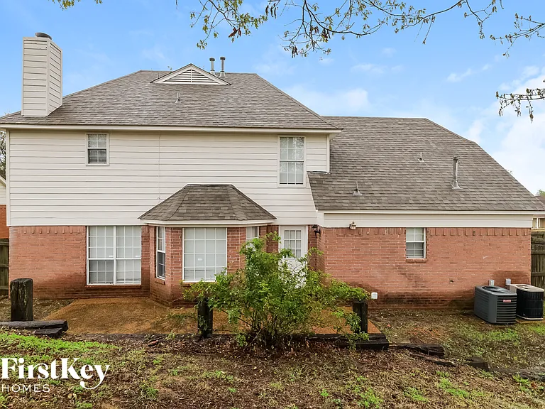 70 Center Oak Dr — Photo 15