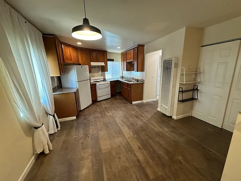 927 Durant Ave — Photo 10