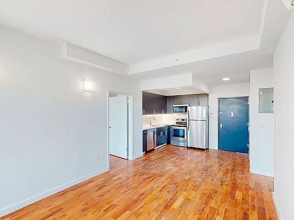 3rd image of 15 Somers St #5E