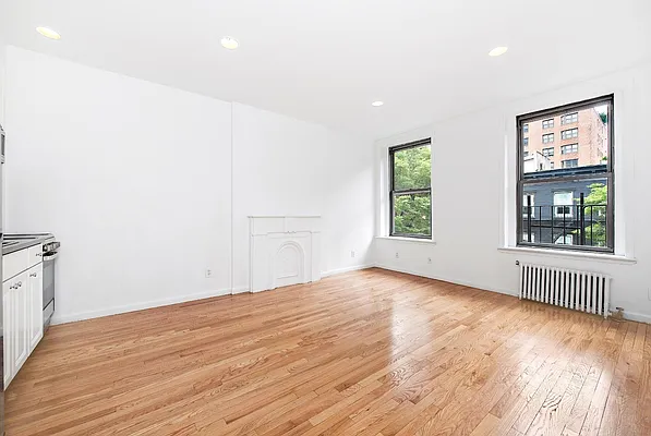 Rented by Keller Williams NYC | media 13