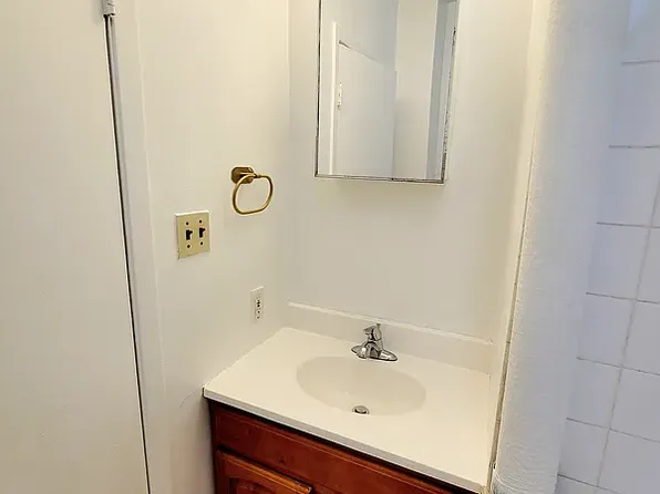 338 East 15th Street image 11 of 11