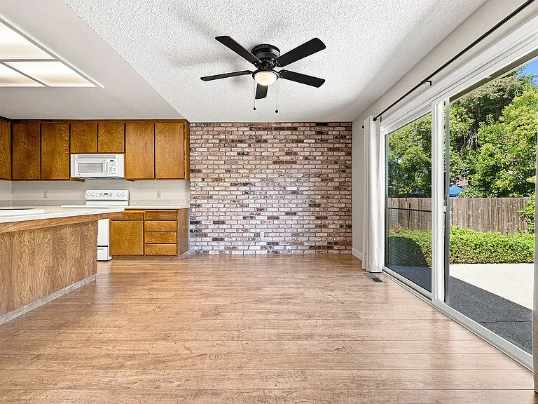 239 Monte Vista Ave — Photo 32