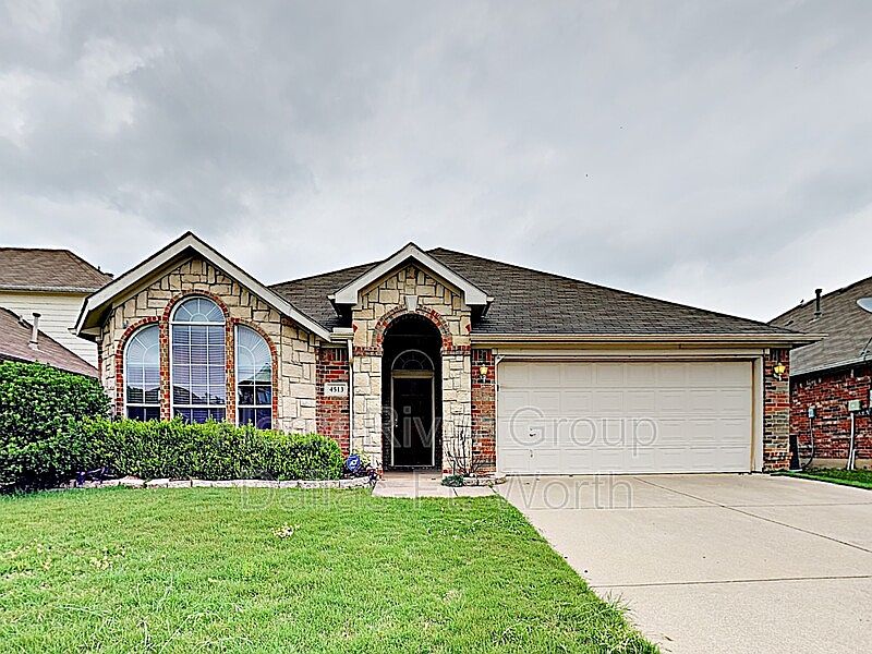 1st image of 4513 Vista Meadows Dr