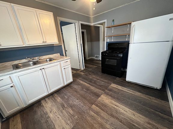 2nd image of 1368 Cove Ave #2