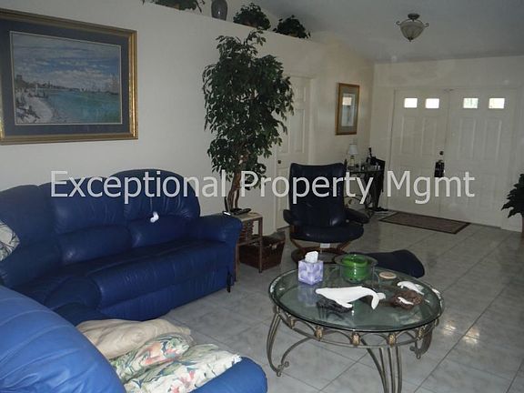 3rd image of 601 SE 24th St